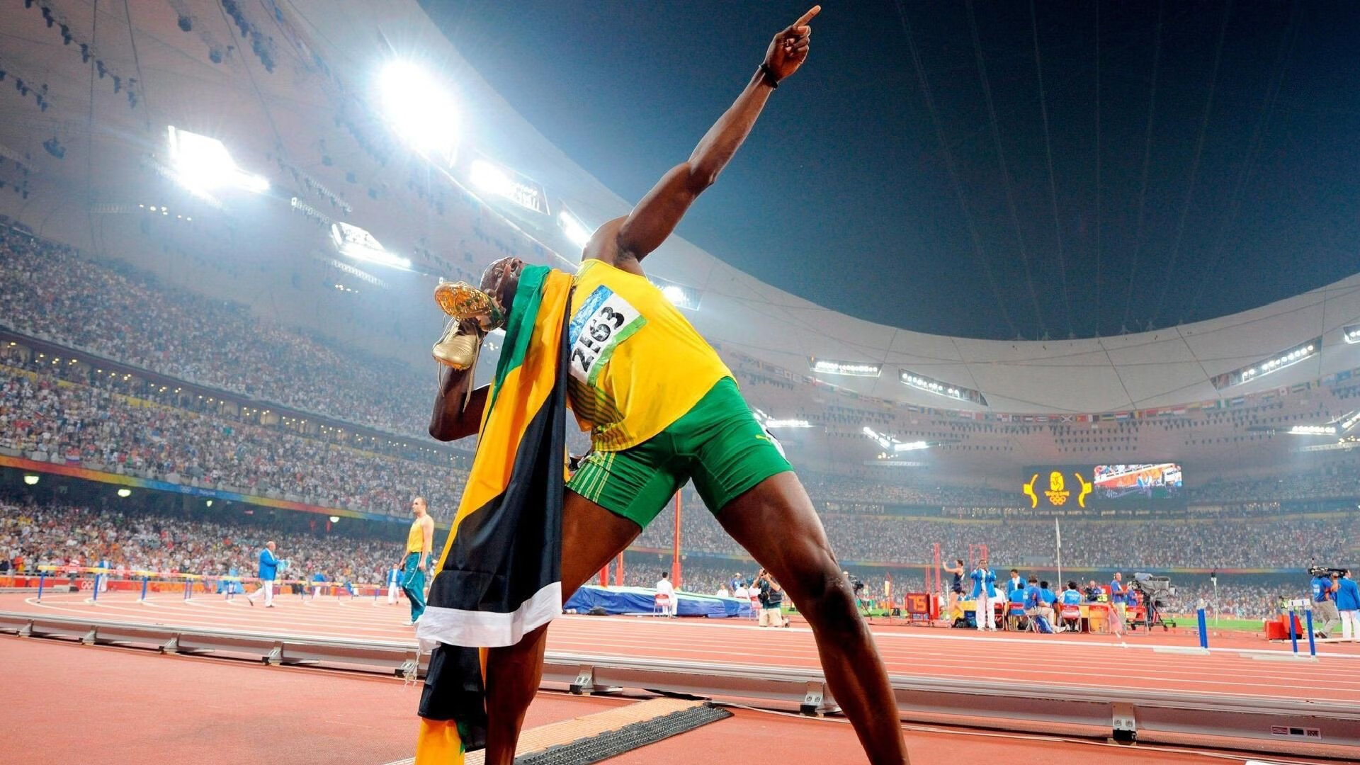 自由泳中距离中立代表队A发挥出色,中长距离自由泳关键技术